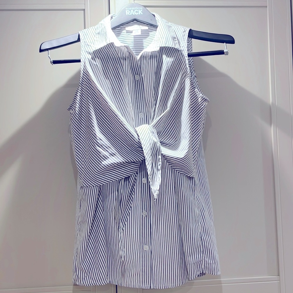 Maternity no sleeve button up/ nursing shirt